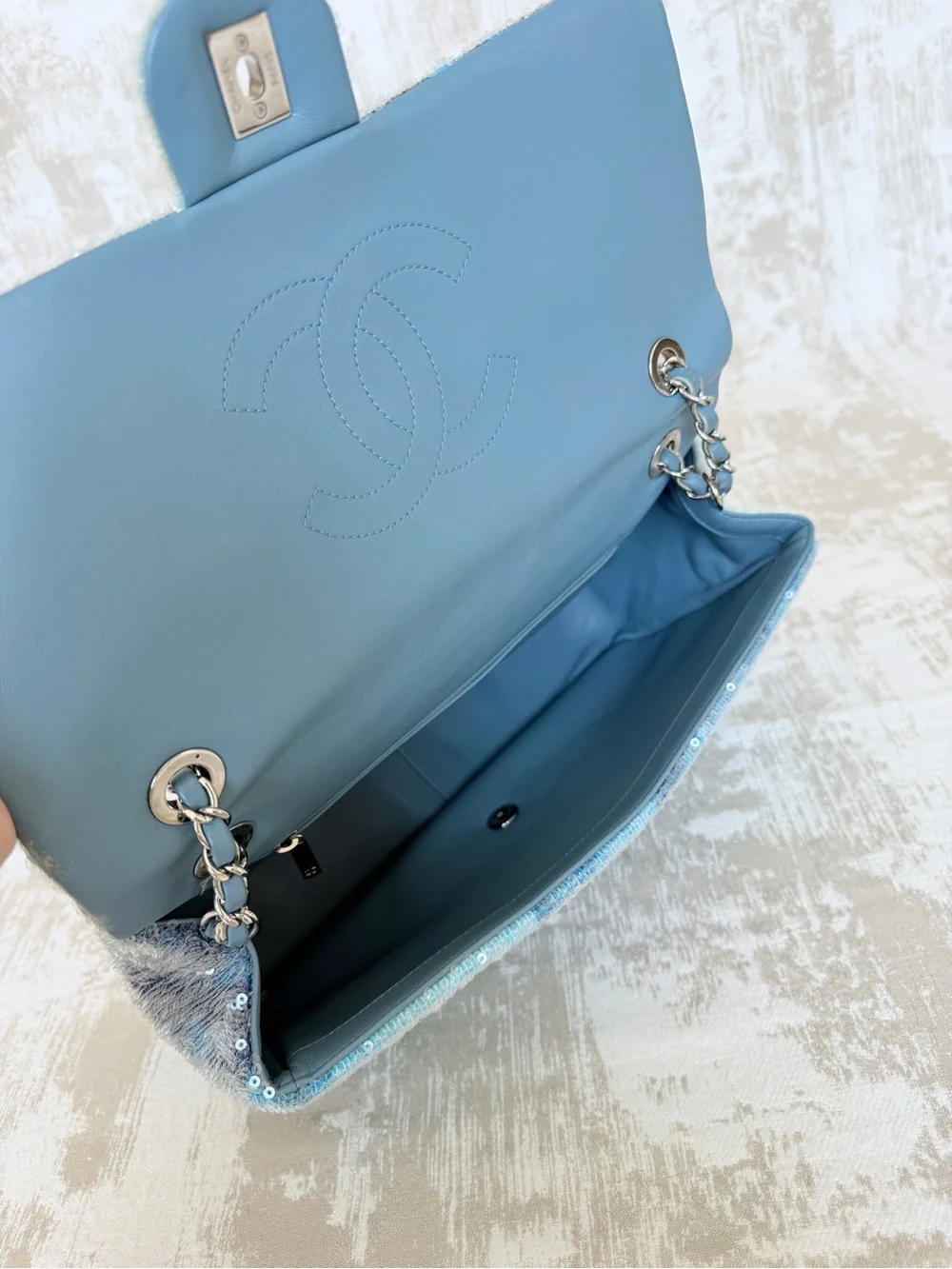 CHANEL excellent size